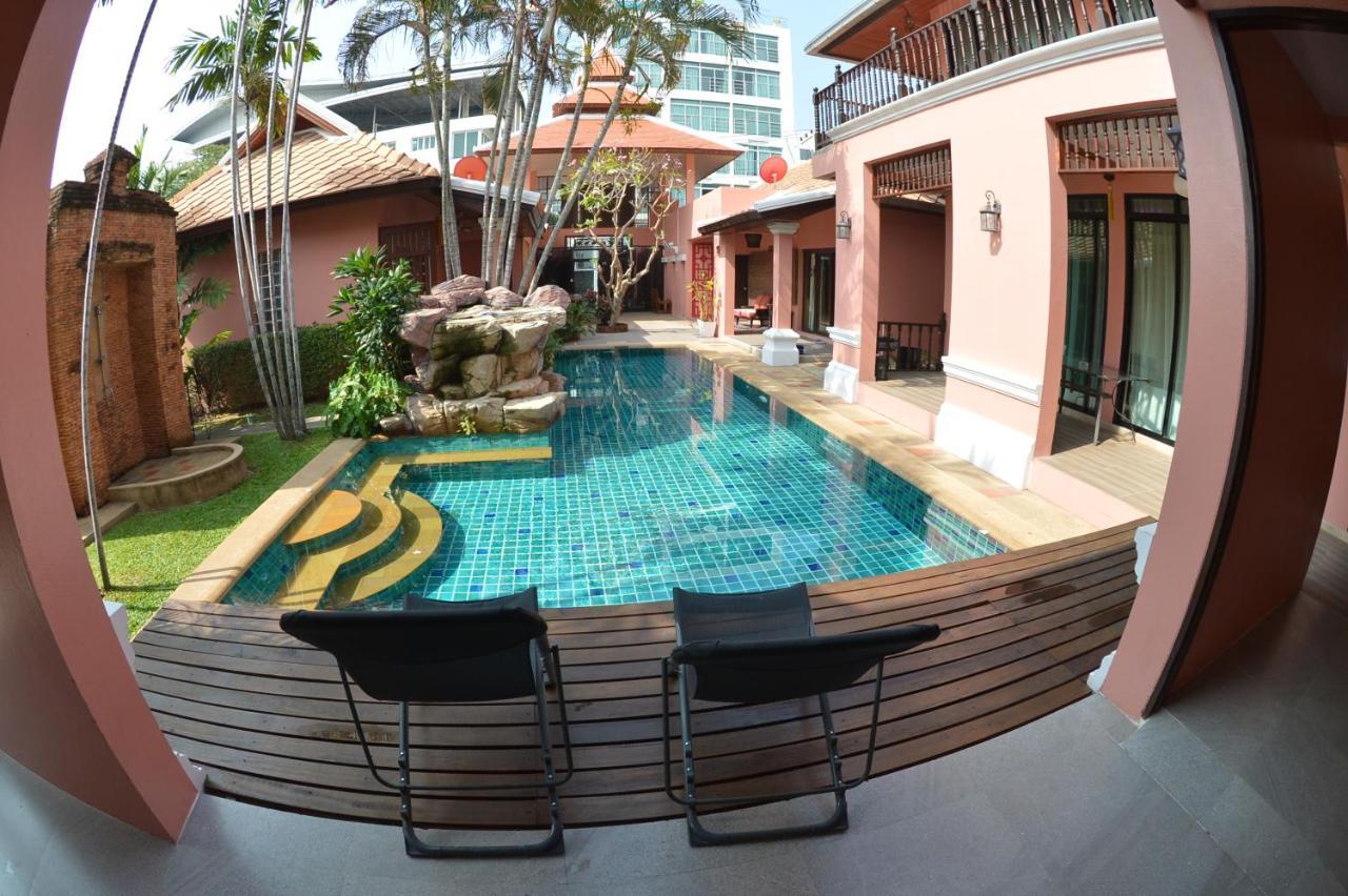 พระตำหนักวิลล่า 10 ห้องนอน พร้อมสระว่ายน้ำส่วนตัว Pattaya Exteriör bild