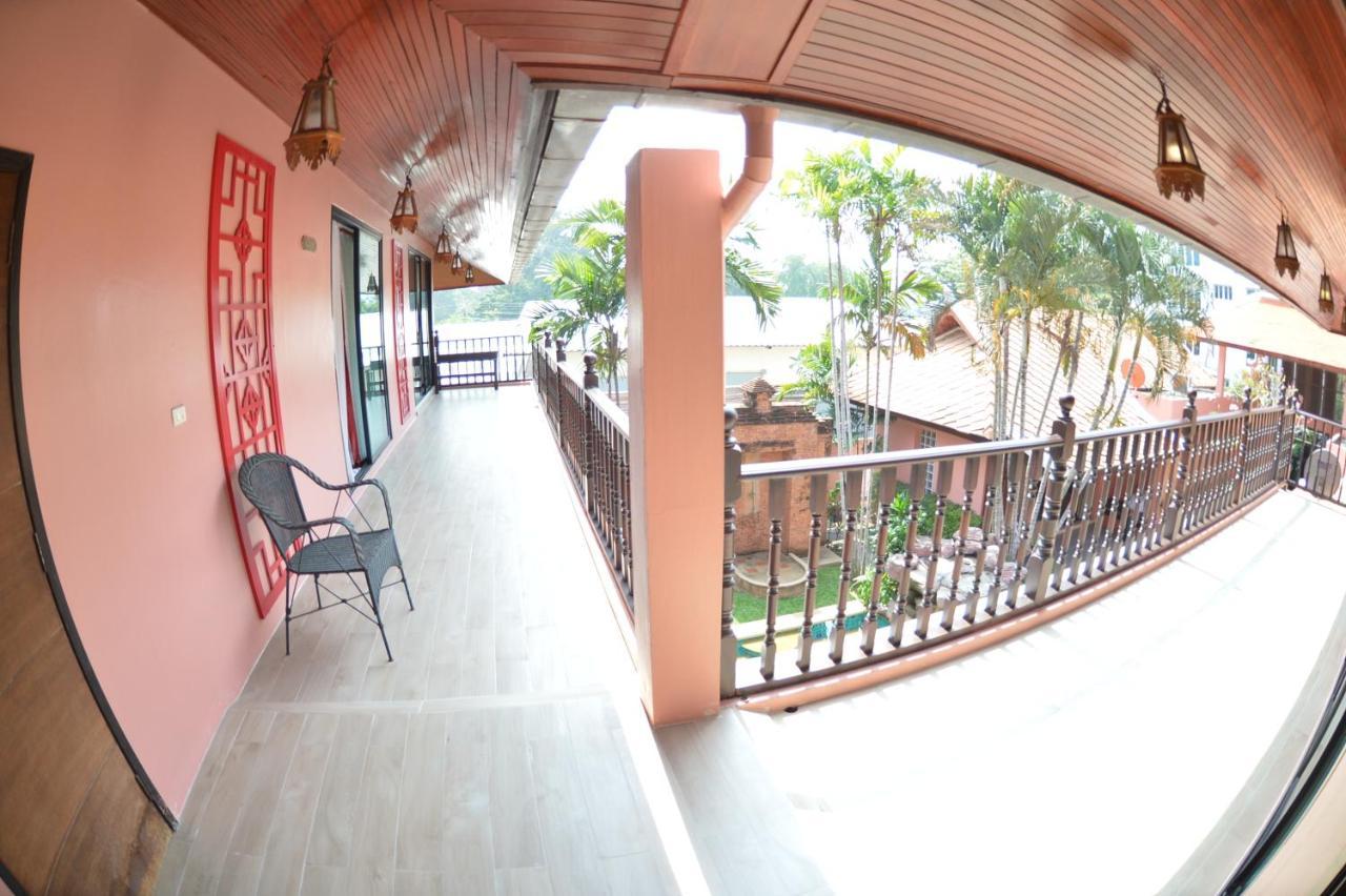 พระตำหนักวิลล่า 10 ห้องนอน พร้อมสระว่ายน้ำส่วนตัว Pattaya Exteriör bild