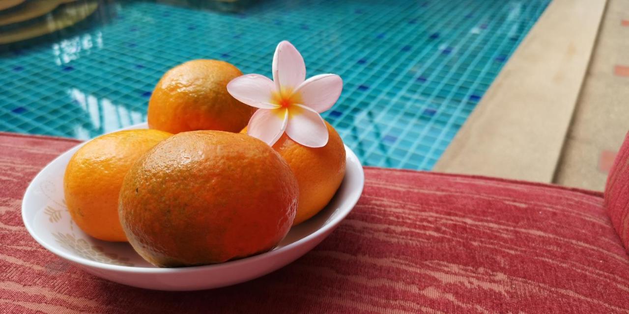 พระตำหนักวิลล่า 10 ห้องนอน พร้อมสระว่ายน้ำส่วนตัว Pattaya Exteriör bild